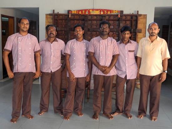 poovar-massazhisty-man
